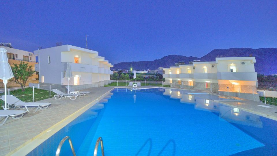 Reina Apartments