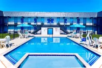 Days Inn by Wyndham Burleson Ft. Worth - Pools