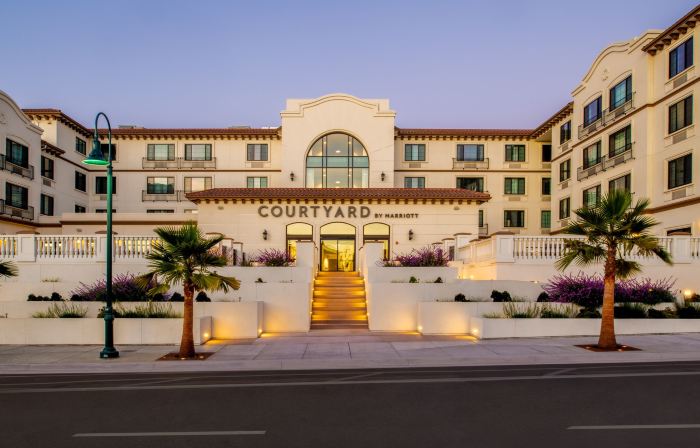Courtyard Santa Cruz