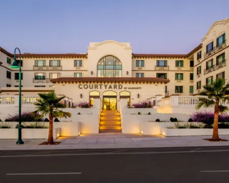 Courtyard Santa Cruz Hotels in Santa Cruz County