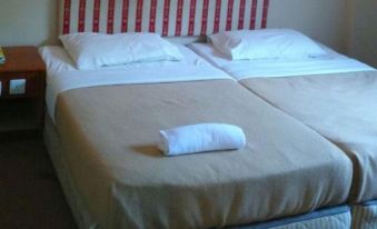 Royal Palms Hotel & Spa - Housity