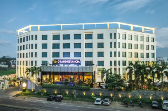 Grand Estancia Salem