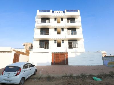 OYO 61722 Rajmahal Residency Hotel