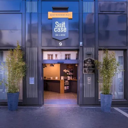 Best Western Plus Suitcase Paris la Defense
