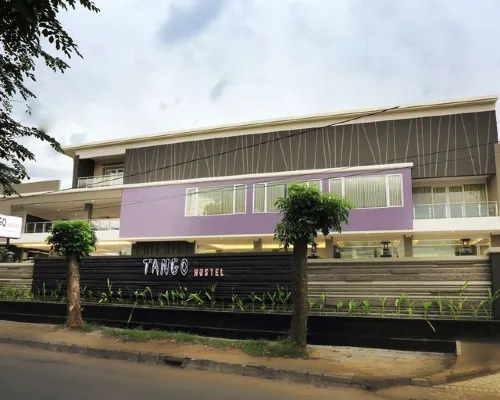 Tango Hostel Hotels in Kedaton