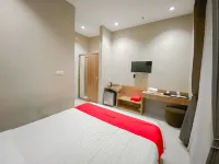 RedDoorz Premium @ Griya Inkoppabri Cisarua Puncak Hotel di Leuwimalang