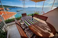 Mira Sea Front Guesthouse Hotels in Komiza