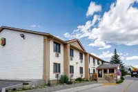 Super 8 by Wyndham Gardiner/Yellowstone Park Area Hotels in der Nähe von Roosevelt Arch