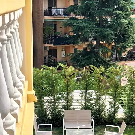 Relais Villa Montedonzelli Отели рядом с достопримечательностью «Клиника «Секондо»»