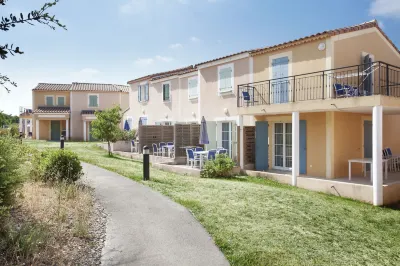 Terres de France - Résidence de la Cabre d'Or Hôtels à : Cabriès