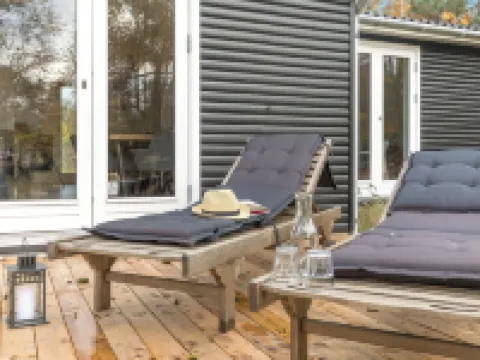 "Aida" - 400m from the Sea