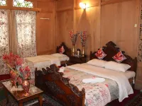 The Heritage Gemini Group of Houseboat Hôtels à : Karapura