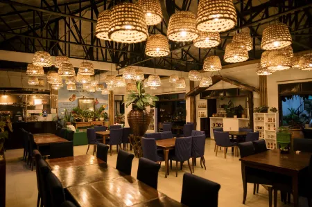 Samkara Restaurant and Garden Resort Отели в г. Лусбан