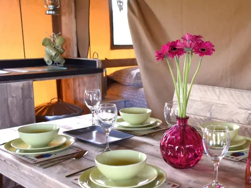 Carr's Hill Luxury Safari Tents - Pet friendly