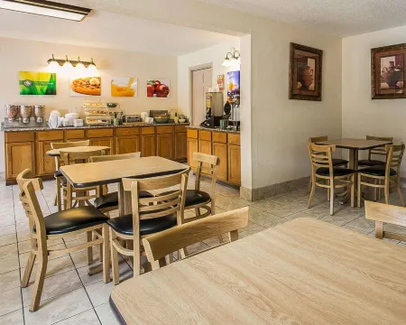 Quality Inn Columbia Airport Отели рядом с достопримечательностью «Запад Колумбия Риверуок Парк энд Амфитеатр»