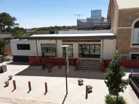 Balcony on Sixth Lodge Hotel di Murray Bridge
