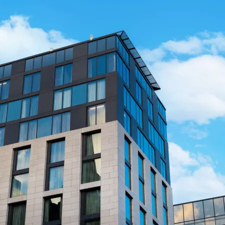 Leonardo Hotel London Aldgate Отели рядом с достопримечательностью «Небоскреб «Хирон-Тауэр»»