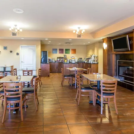 Comfort Suites East