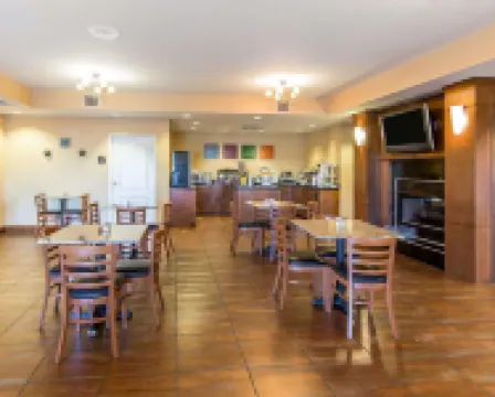 Comfort Suites East Hotels in Knoxville