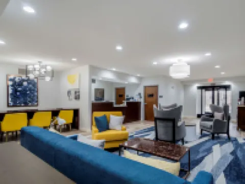 Comfort Inn & Suites Hotels in Davidson County