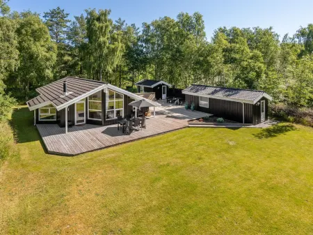 "Mika" - 1km from the Sea