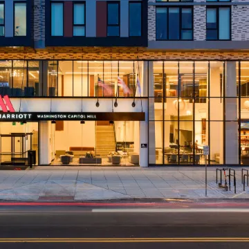 Washington Marriott Capitol Hill Отели рядом с достопримечательностью «Автостанция Greyhound »