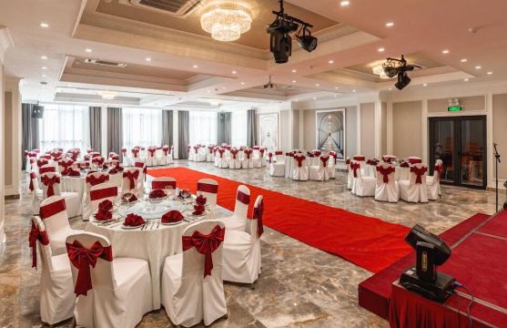 호텔 조식 및 부대시설