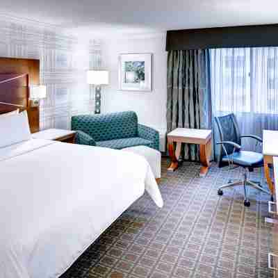 DoubleTree by Hilton Madison Downtown Rooms