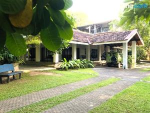 Ceylon Kingsmen Garden - Katunayake