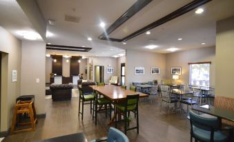 Best Western Plus Lees Summit Hotel Suites - Housity
