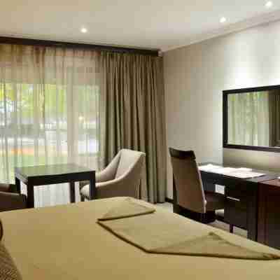 Cresta Riley's Hotel Rooms