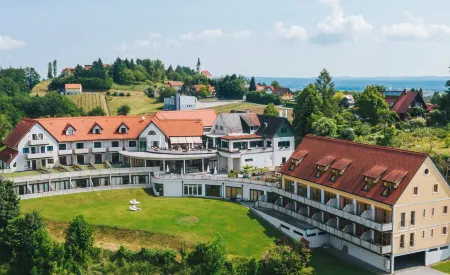 Hasenwirt Отели в г. Санкт-Мартин