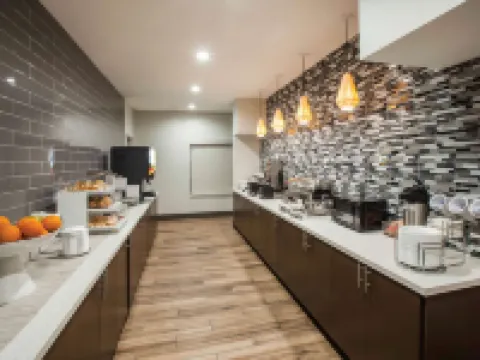 La Quinta Inn & Suites by Wyndham Owasso Hotels in Owasso