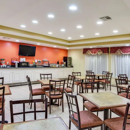 La Quinta Inn & Suites by Wyndham Canton MS