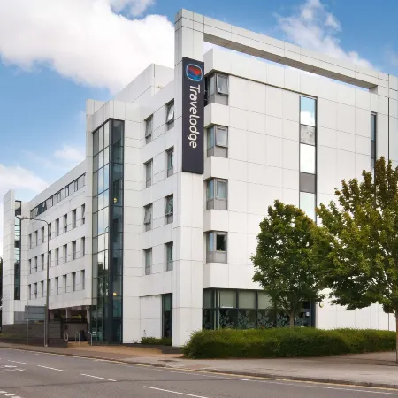 Travelodge Cardiff Atlantic Wharf Hotel