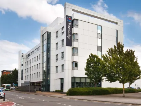 Travelodge Cardiff Atlantic Wharf Hotel Отели рядом с достопримечательностью «Techniquest»