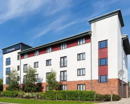 Travelodge Glasgow Braehead โรงแรมใกล้ไอบร็อกซ์ สเตเดียม