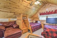 Hurley Lakefront Hideaway w/ Fire Pit & Dock! - Parkering