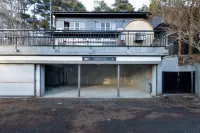 Large Luxury Villa with a Panoramic View of Mt Fu Hotels in Yamanakako