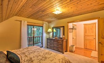 Anderson Island Cabin on Half Acre with Fire Pit! - Housity