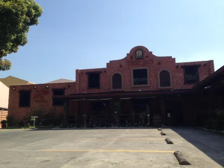 Herbies Mansion Отели в г. Субик-Бей