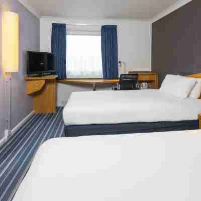 北安普頓南部智選假日飯店 Rooms