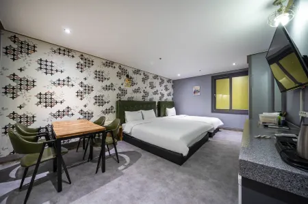 Changwon Sangnam-Dong Hall-in-One Отели рядом со станцией Changwonjungang Railway Station