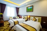 Grand Hotel Hotels in Hòa Bình