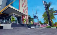 Sutan Raja Guest House Cirebon Hotels in Lemahwungkuk