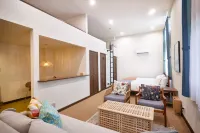 Coffee Hotel Soundwave - Condos