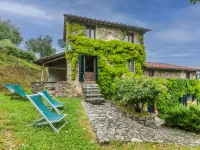 Podere Piastriccio/ Apt. Grande Hotels near Chiesa parrocchiale dei Ss. Matteo e Colombano