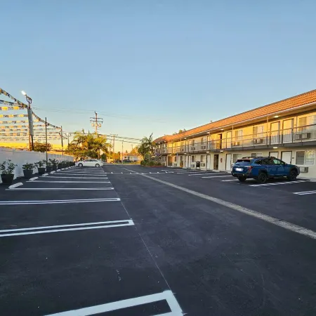 Travelodge by Wyndham Fullerton Near Anaheim