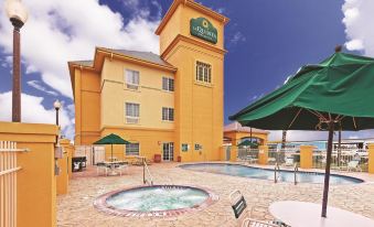 La Quinta Inn & Suites by Wyndham Corpus Christi Northwest