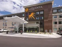 La Quinta Inn & Suites by Wyndham Portland Hotels near Arts District